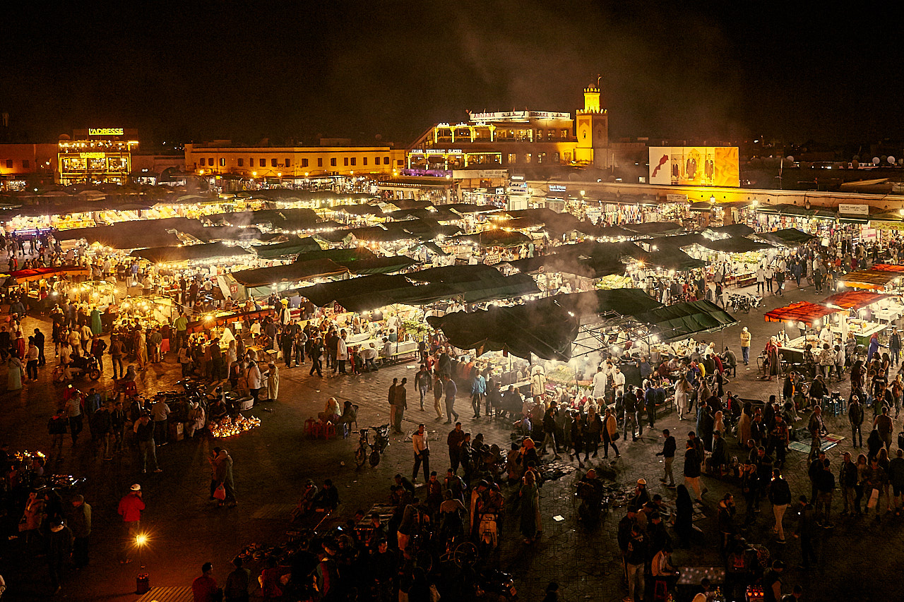Marrakesch bei Nacht - Ein Muss auf jeder Motorrad Reise durch Marokko