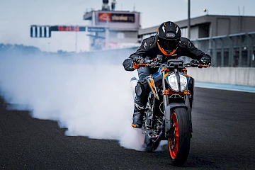 KTM 890 Duke R 2023