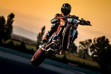 KTM 1290 Super Duke R 2023