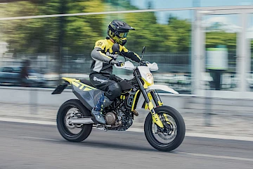 Husqvarna 701 Supermoto 2023